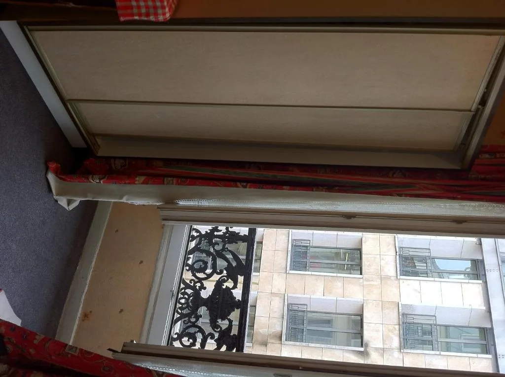 Chambre Double avec Douche et Toilettes Communes — Hotel Des Arts